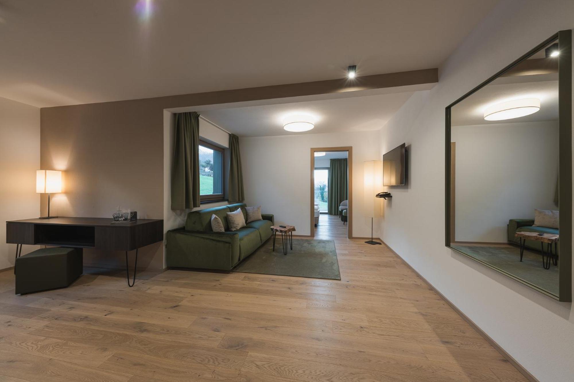 Oliven- & Genusshotel Hirzer سكين الغرفة الصورة