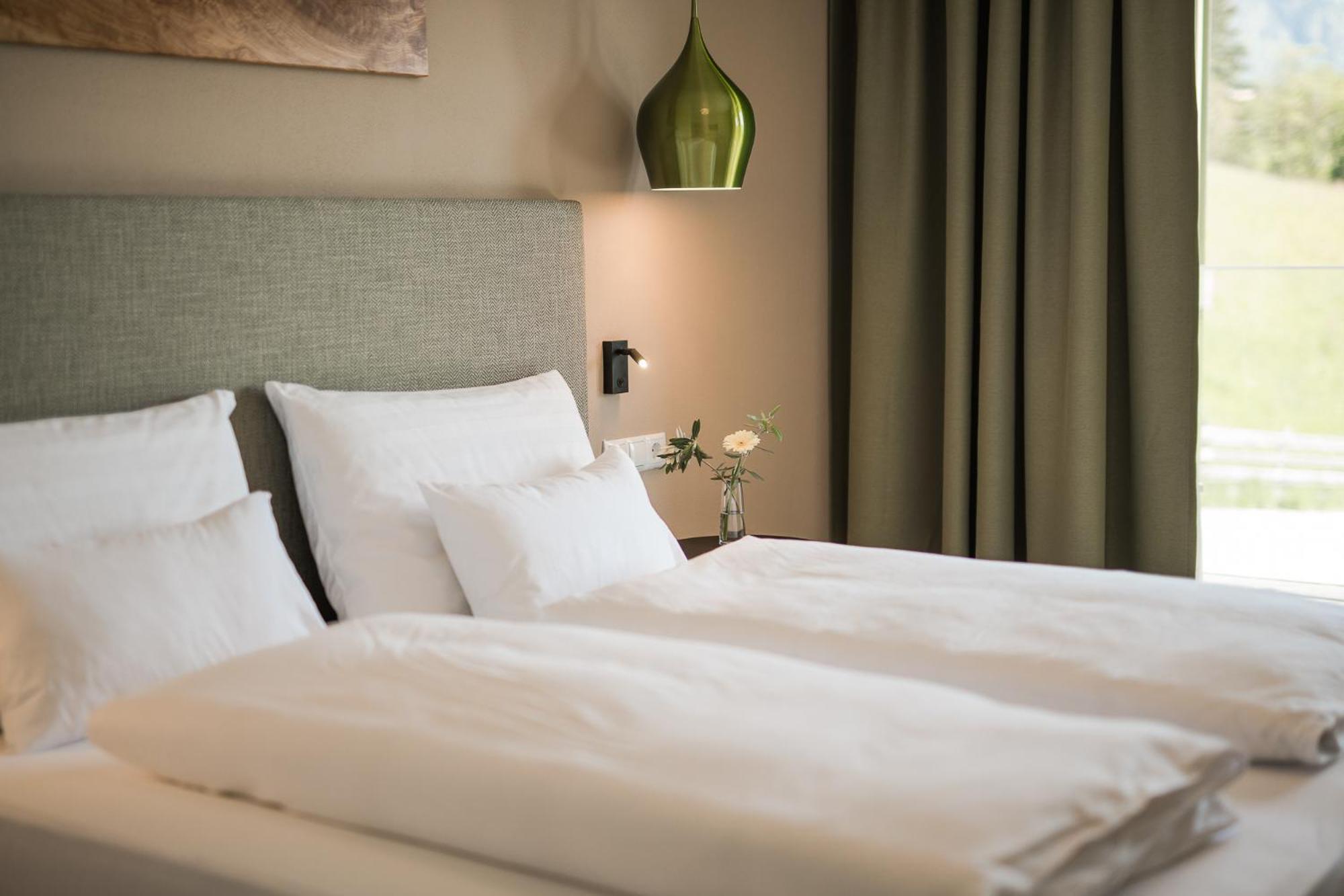 Oliven- & Genusshotel Hirzer سكين الغرفة الصورة